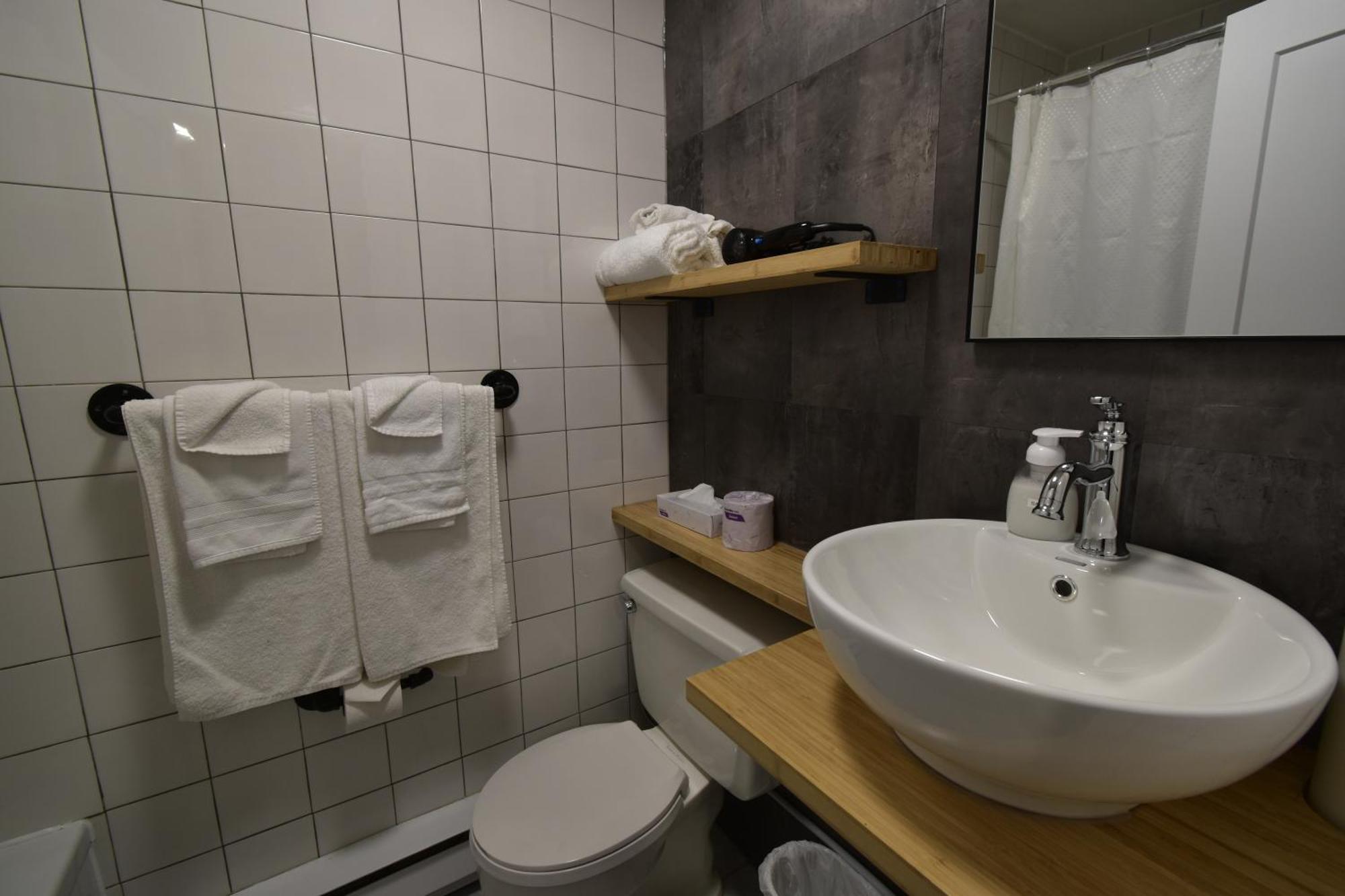 Motel Anf Дрюммондвилл Экстерьер фото